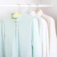 Cintres pour vêtements pour femmes en tissu doux rembourrés de mousse satinée épaisse antidérapante