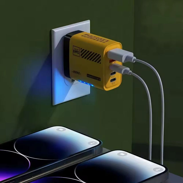 2026 NEW 240W Fast Charger with 3 Type-C 2 USB Ports PD Multi-Port Fast Charging Adapter US/EU Plugs for Laptop Mobile Phone