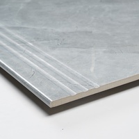 Carreaux de marches d'escalier en porcelaine antidérapants de qualité supérieure pour bâtiments commerciaux à fort trafic avec finition en pierre polie