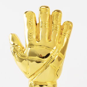Trophée de gardien de but de football personnalisé, meilleur trophée de gardien de but, trophée gant d'or avec figurine en forme de gant GD21 - Product Image 2