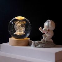 Sphère de cristal de 60 mm 80 mm représentant le système solaire, gravée au laser en 3D, avec lampe de nuit LED en bois