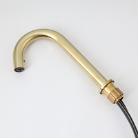 Robinet automatique à capteur infrarouge, alimenté par piles, eau chaude et froide, robinet mitigeur sans contact doré pour lavabo de salle de bain, robinet électronique