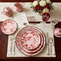 Großhandel Vintage Rosa Blumenmuster Keramik-Tellerset Klassische Porzellangeschirr mit Wellenkante für Hochzeit Hotel Tischdekoration