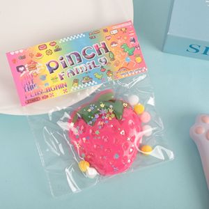 Vente Chaude Jouet à Presser Anti-Stress Taba Squishy Fraise Ananas Réaliste en Gros - Product Image 5