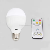 Ampoule LED intelligente rechargeable d'urgence E27 7W 220V pour le camping, la maison, le couloir, le garage