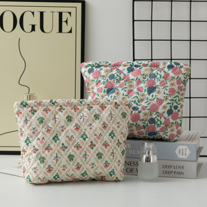 Bolsa <span class=keywords><strong>de</strong></span> Maquillaje Acolchada con Estampado Floral Pequeño Vintage, Bolsa <span class=keywords><strong>de</strong></span> Cosméticos Portátil, Organizador <span class=keywords><strong>de</strong></span> Artículos <span class=keywords><strong>de</strong></span> Aseo Diario para Damas - Product Image 3