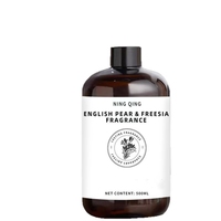 Parfum d'ambiance liquide pour voiture aux huiles essentielles, senteur Poire Britannique et Lys de Bébé