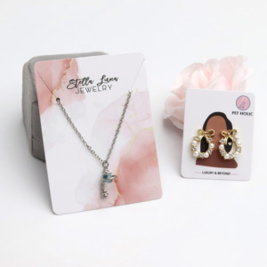 Cartes de présentation de bijoux en papier kraft avec logo personnalisé pour boucles d'oreilles, colliers, bracelets et bandeaux - Product Image 1
