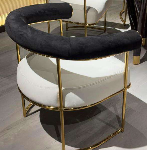 สีขาว/สีดำ