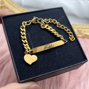 Set di 3 Ciondoli Personalizzati a Cuore in Acciaio Inossidabile, Collane con Lettere e Targhetta con Iniziale, Gioielli per Bambini - Product Image 4
