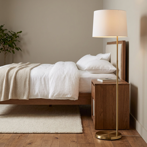 Lámpara de pie de metal con base redonda de latón AK en lámparas personalizadas estándar con acabado de latón para decoración de restaurantes y hoteles - Product Image 3