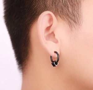 Boucles <span class=keywords><strong>d</strong></span>'oreilles pour hommes, boucles <span class=keywords><strong>d</strong></span>'oreilles en acier inoxydable noir, mode hip hop, bijou pour hommes - Product Image 3