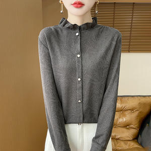 2025 nueva camisa de punto con Cuello medio alto y borde de oreja de madera para mujer - Product Image 4