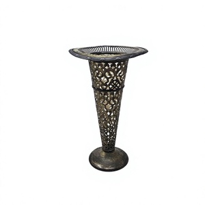 Vase trompette en bronze antique, fait main, décoratif, pour la maison, les mariages, le salon, vase décoratif de sol - Product Image 1