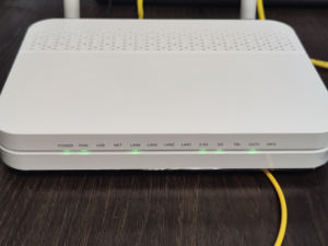 Solución FTTH para Hoteles de Lujo: ZC-521X6T (GPON ONU) AX3000 WiFi6 Mesh GPON ONU con CATV – Gateway Triple Play 4GE+1POTS - Product Image 4