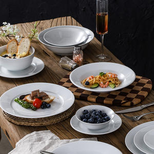 <span class=keywords><strong>Piatti</strong></span> in ceramica dal Design moderno <span class=keywords><strong>piatti</strong></span> in <span class=keywords><strong>porcellana</strong></span> europea ciotola per la casa e per il ristorante set di stoviglie combinate - Product Image 1