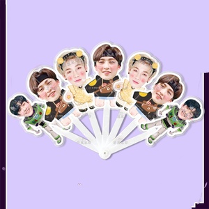 Kpop BABYMONSTER TWICE Stray Kids ZB1 YUQI Love and Deep Space CORTIS Éventail pliable mignon Collection de personnages - Product Image 1