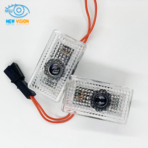 Kit d'éclairage LED Plug & Play pour l'intérieur de Tesla : lampes de bienvenue pour les portes et les pieds, pour automobiles - Product Image 5