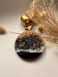 Ensemble de sous-verres en résine faits à la main avec une finition lisse, idéal pour le thé, le café, le vin et les boissons froides, adapté au quotidien et aux occasions spéciales - Product Image 4