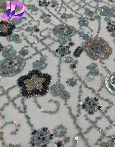 Venta caliente tela de encaje de guipur para mujer patrón de rayas de lujo con lentejuelas estilo tradicional romántico ecológico - Product Image 4