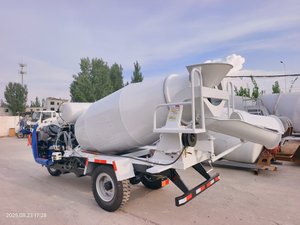 Camion malaxeur à béton HOWO 6x4 10CBM de fabrication chinoise, certifié CE ISO, à <span class=keywords><strong>prix</strong></span> compétitif, tambour haute résistance personnalisable - Product Image 6