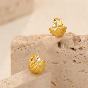 Nueva moda 925 plata esterlina delicada joyería fina 18K chapado en <span class=keywords><strong>oro</strong></span> forma <span class=keywords><strong>de</strong></span> barco perla pendientes <span class=keywords><strong>de</strong></span> aro Vintage para mujer - Product Image 5