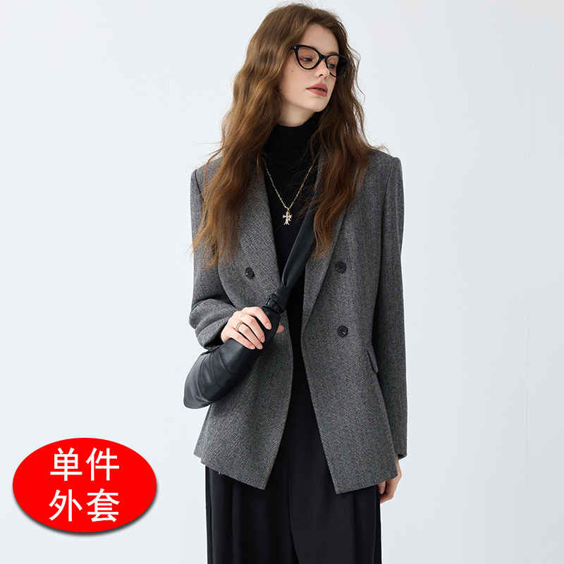 gray suit