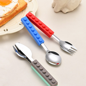 Ensemble de couverts en acier inoxydable pour enfants Argenterie pour <span class=keywords><strong>enfant</strong></span> 3 pièces comprenant couteau fourchette cuillère blocs de construction pour le camping - Product Image 3