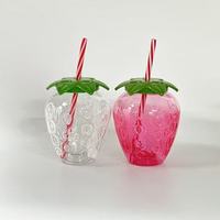 Bouteille d'eau créative réutilisable en plastique de 500 ml avec paille et couvercle, motif fraise, vente en gros