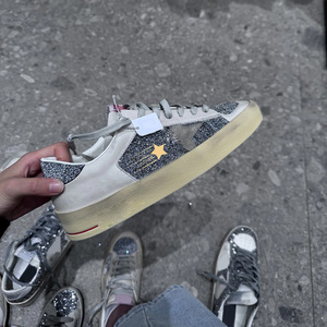 รองเท้าลำลองผู้ชาย ประดับดาวเลื่อม หนังวัวแท้ ดีไซน์อิตาลี ยี่ห้อ BBGG รองเท้าหรูสำหรับผู้ชาย - Product Image 2