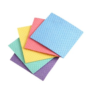 Paño de Cocina Cuadrado de Pulpa de Madera Biodegradable Alemán, Paño de Limpieza Grueso con Estampado para Ollas y Sartenes - Product Image 4