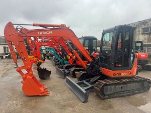 Excavadora de cadenas Hitachi ZX50 original de Japón de alta eficiencia con perfectas condiciones de funcionamiento para construcción y terrenos agrícolas. - Product Image 1