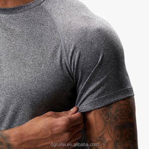 T-Shirt da uomo con Logo personalizzato a trasferimento termico rapido e asciutto <span class=keywords><strong>abbigliamento</strong></span> da uomo 100% poliestere Activewear Muscle Fit T-Shirt per allenamento in palestra - Product Image 4