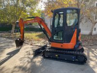 Excavatrice sur chenilles d'occasion Hitachi ZX35 de 3,5 tonnes avec moteur Yanmar 34KW, modèle 2024, capacité de godet de 0,2m³, origine Japon, 1100 heures de fonctionnement, matériel de chantier