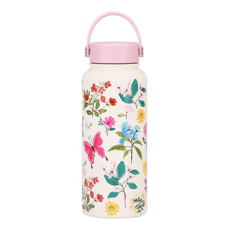 Tasse blanche avec couvercle rose #2