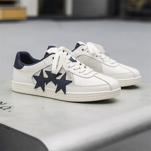 Zapatillas deportivas casuales para parejas, de caña baja, con decoración de estrellas, transpirables, ligeras, color verde oliva, con cordones, a la moda, para otoño - Product Image 1