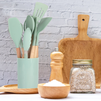 Set Peralatan Masak Silikon Tahan Panas 12 Buah dengan Gagang Kayu Set Peralatan Dapur Silikon Anti Lengket dengan Gagang Kayu