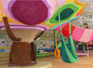 Aire de jeux intérieure pas chère pour enfants, aire de jeux en <span class=keywords><strong>crochet</strong></span> arc-en-ciel avec corde en nylon et structure en acier pour enfants - Product Image 3