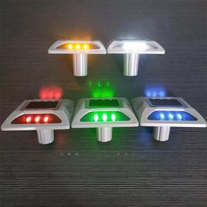 ไฟสะท้อนแสงติดถนนแบบโซลาร์เซลล์ IP68 6 LED รูปตาแมว สำหรับการมองเห็นสูง - Product Image 2
