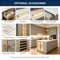Meubles de cuisine modernes de luxe sur mesure, écoresponsables, avec îlot en MDF blanc, comptoir en verre, éclairage LED et poignées dorées