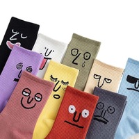 Chaussettes colorées amusantes à l'expression amusante, tendance Harajuku coréenne, chaussettes pour filles Kawaii, chaussettes unisexes, chaussettes surprises pour femmes