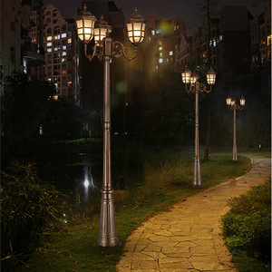 Lampadaire de jardin extérieur en laiton à LED blanc chaud avec abat-jour en verre IP65 AC 220V 2700K, détecteur de mouvement, alimentation solaire, intensité variable, garantie 10 ans - Product Image 1