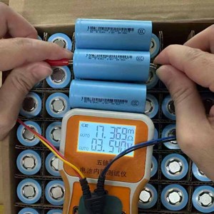 Baterai Lithium Ion Silinder 26650 Isi Ulang Kapasitas Tinggi 3.6V 26650 70HP 7000mAh - Product Image 3