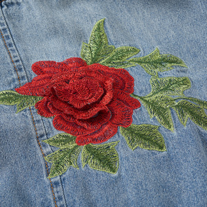 Vêtements de boutique pour enfants en gros, vestes en jean à fermeture éclair avec broderies florales pour filles, en vrac - Product Image 3