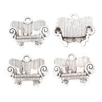 Canapé à accoudoirs roulés en alliage de zinc texturé avec coussins, idéal pour les cadeaux de designers d'intérieur