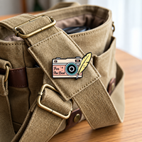 Broches personnalisées en émail de dessin animé, badges métalliques d'anime, vente en gros d'usine, épingles de revers en émail souple ou dur, cadeaux promotionnels
