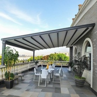 Pergola pliante imperméable en tissu de qualité supérieure, structure robuste résistante au vent pour les espaces extérieurs commerciaux