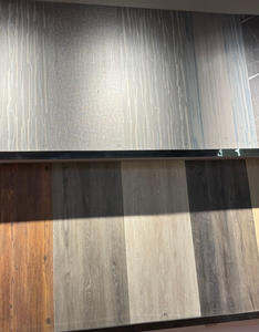 Oferta Especial: Piso SPC Impermeable de Madera Natural de Fresno de 6mm con Acabado EIR para Decoración de Dormitorios - Product Image 6