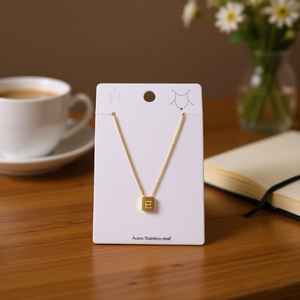 Collana con Ciondolo Lettera E Angelina, Placcata in Oro, Acciaio Inossidabile, Gioiello Unisex alla Moda, Idea Regalo - Product Image 2