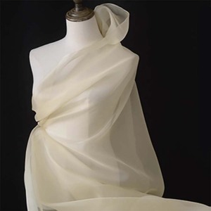 <span class=keywords><strong>Organza</strong></span> de <span class=keywords><strong>soie</strong></span> 100% <span class=keywords><strong>soie</strong></span> 5mm Tulle de <span class=keywords><strong>soie</strong></span> Largeur 140 cm - Product Image 2